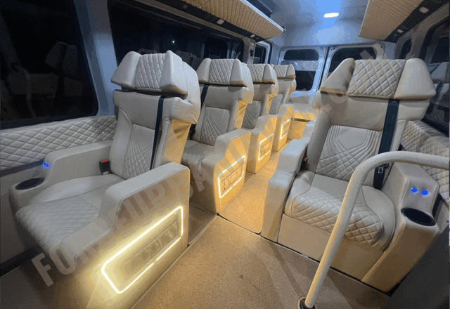 11 seater force urbania van with modified seats hire delhi