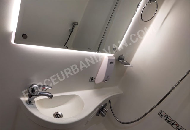 delhi agra jaipur tour by 16 seater marcopolo imported mini coach with toilet washroom hire in delhi