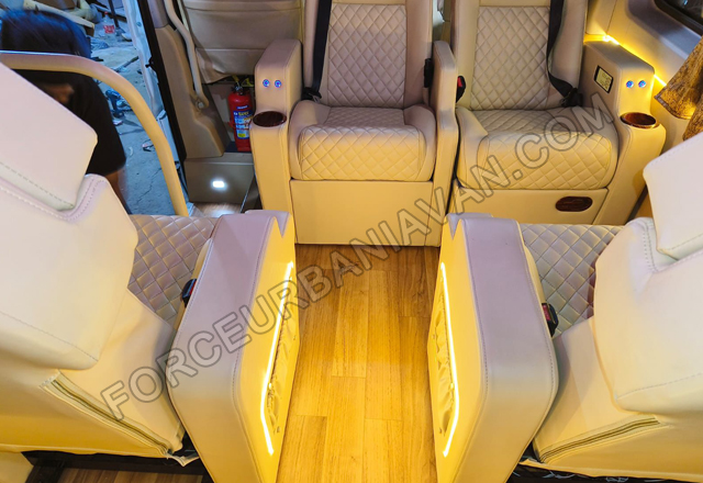 10 seater force urbania modified seats on rent in delhi